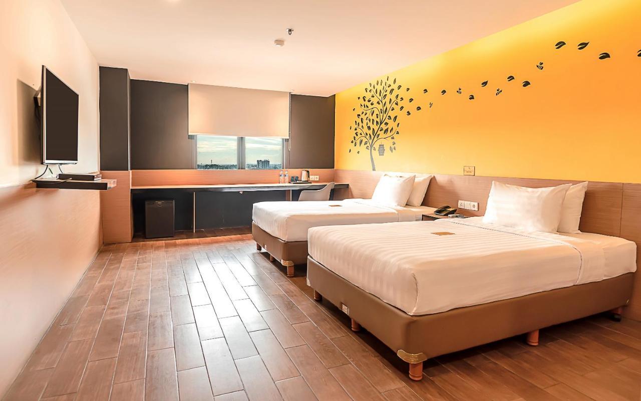 Yellow Bee Tangerang Dış mekan fotoğraf