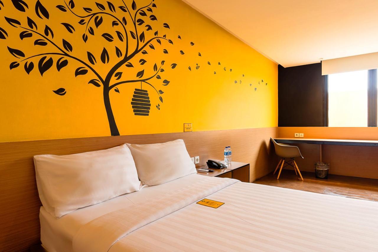 Yellow Bee Tangerang Dış mekan fotoğraf