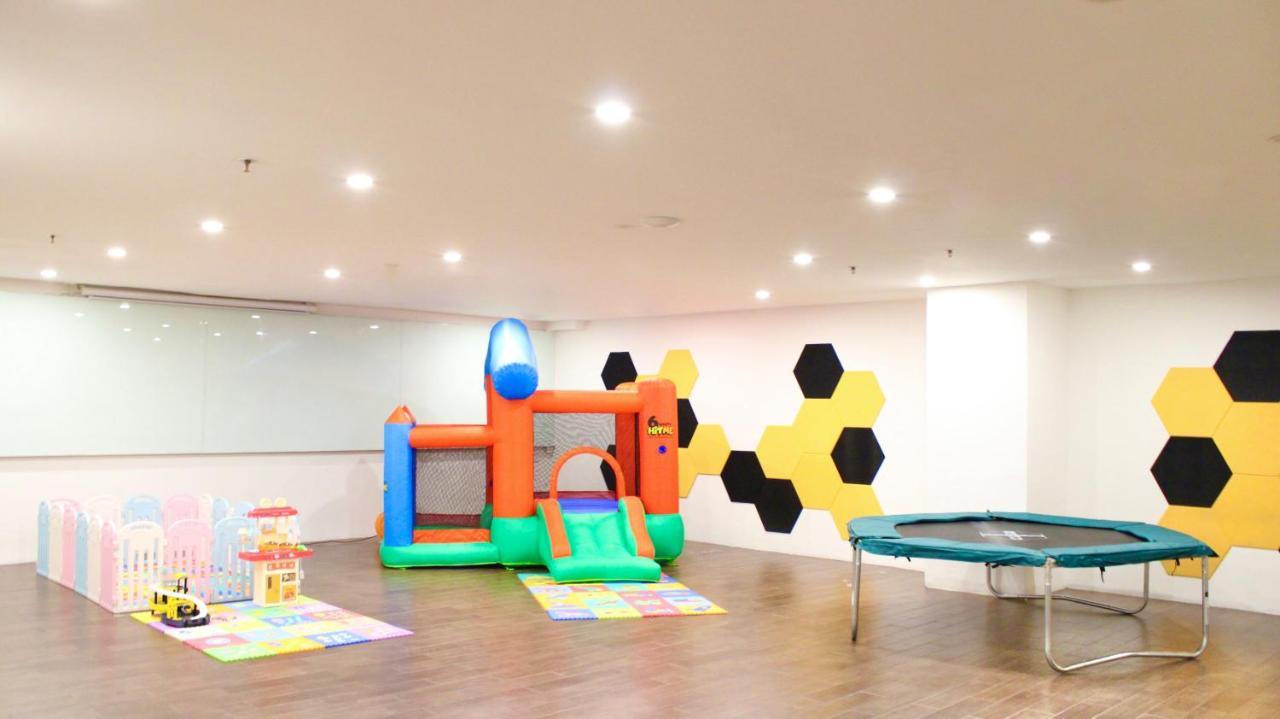 Yellow Bee Tangerang Dış mekan fotoğraf