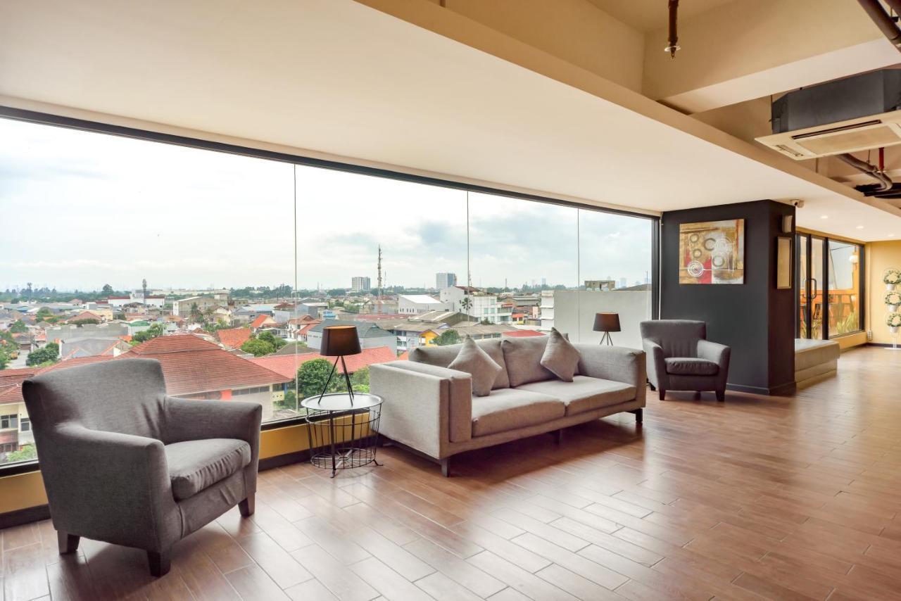 Yellow Bee Tangerang Dış mekan fotoğraf
