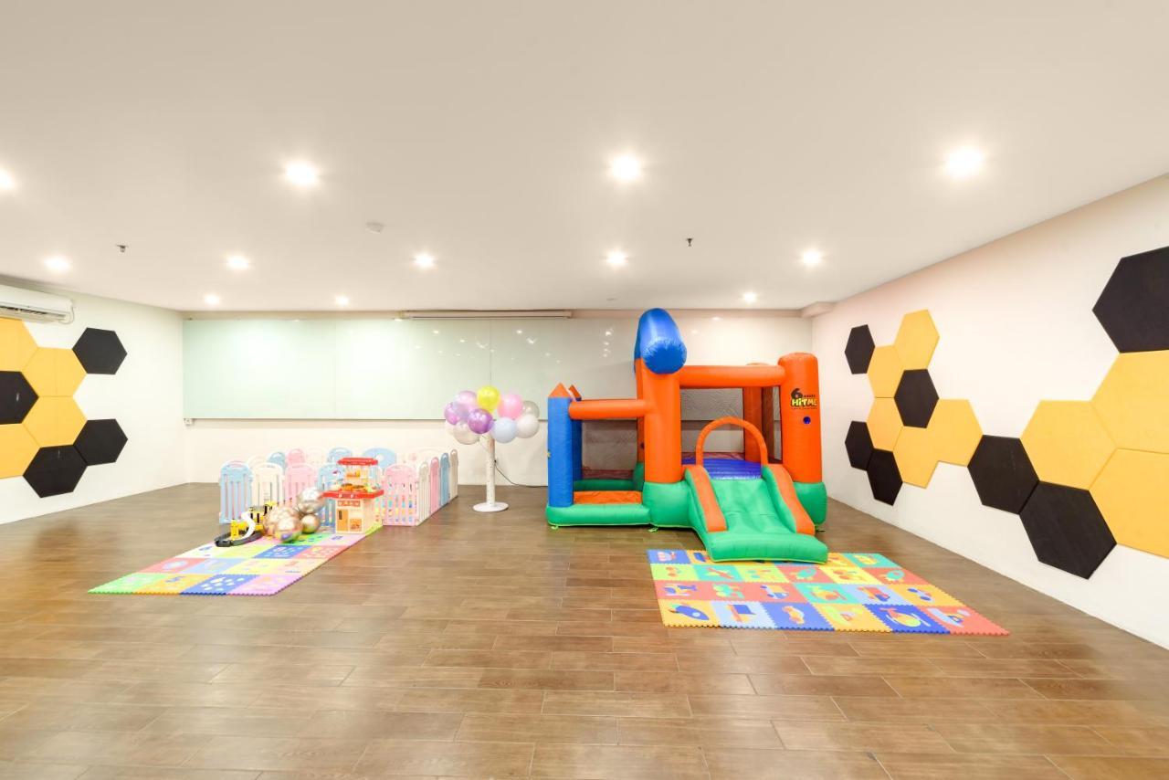 Yellow Bee Tangerang Dış mekan fotoğraf