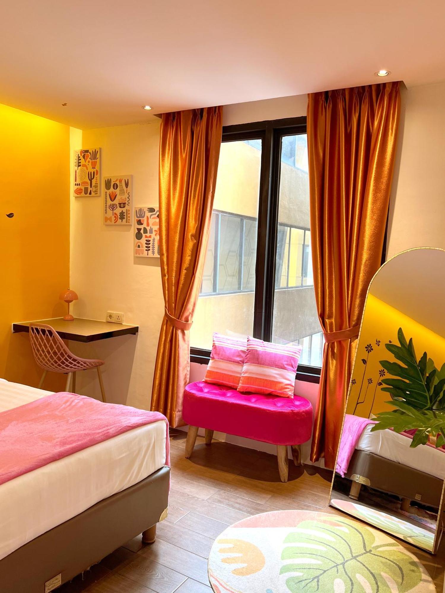 Yellow Bee Tangerang Dış mekan fotoğraf